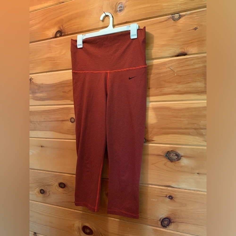 Women’s Nike Dri-Fit size medium. Great condition.
